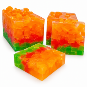Jabón de glicerina y mandarina de 100 g sobre fondo blanco
